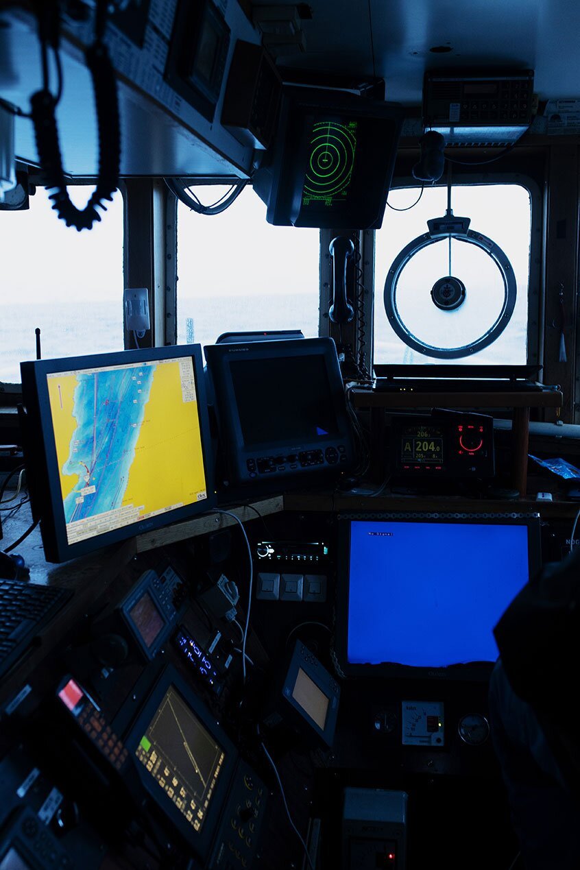 Monitors and screens in steeringhouse